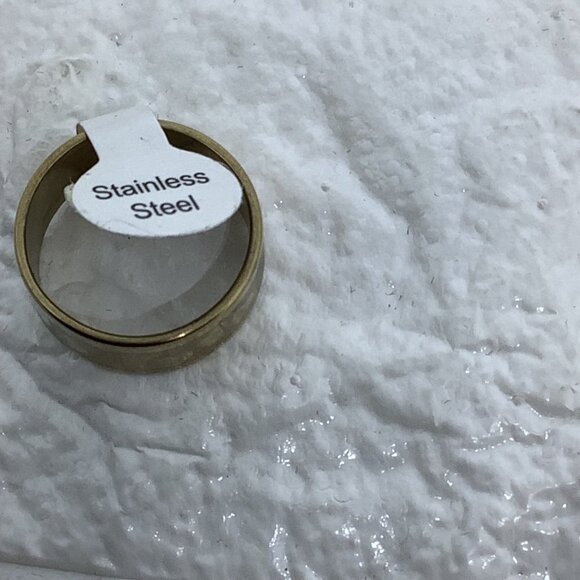 Triple Heart Unisex Ring Band Gold Tone Size 8 - Picture 9 of 9